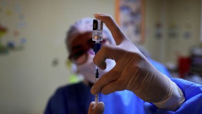 ЕМА одобри ваксината на Pfizer за деца над 12 години