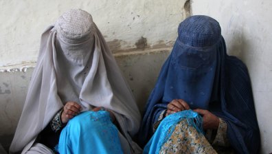 Камшици и изнасилване, ако забременееш от брат си и баща си: Тайните затвори на Саудитска Арабия