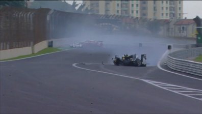 Марк Уебър оцеля в тежка катастрофа