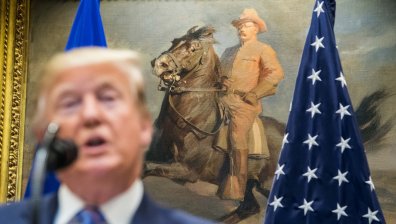 Премахват "расистка" статуя на Рузвелт в САЩ, Тръмп не одобрява