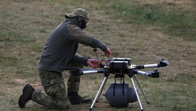 Русия модифицира дронове в ръчно управляеми бомби