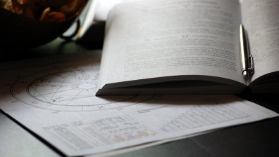 Дневен хороскоп за 23 април: Трудни решения за Стрелците, Овните откриват нови теми