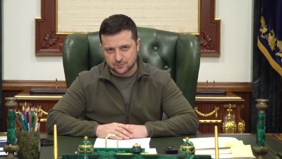 Зеленски от прозореца си в Киев: Не се крия и не се страхувам от никого (+ВИДЕО)