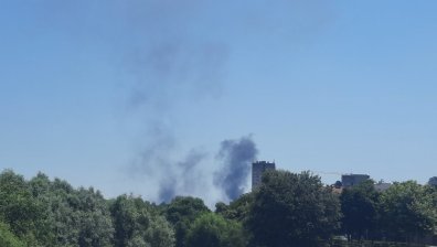 Пожар пламна близо до хотел в Пловдив, евакуираха хора