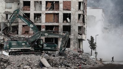 Комисия ще разследва земетресенията в Турция