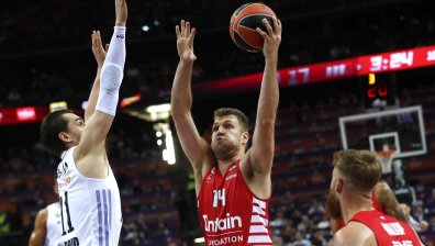 В САЩ разкриха точно колко милиона ще получи Везенков по договора със "Caĸpaмeнтo"