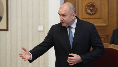 Радев връчва на ГЕРБ първия мандат за правителство в понеделник