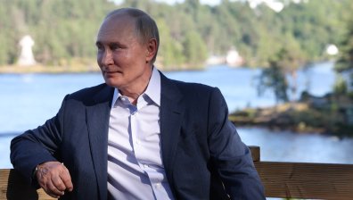 Владимир Путин се закани да върне производството на ядрени оръжия със среден обсег