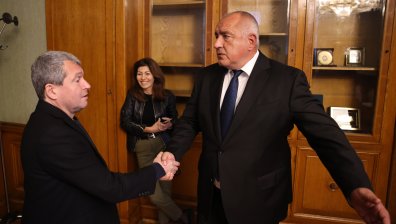 ГЕРБ-СДС, БСП и ИТН имат сходни политики, но разминаване кой да управлява