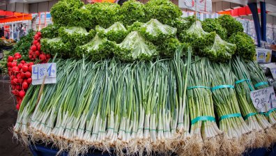 Данъчните започват денонощни проверки в борсите за плодове и зеленчуци