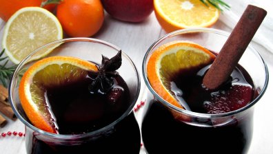 Омръзна ви да харчите "луди пари" по базарите? Направете си греяно вино у дома
