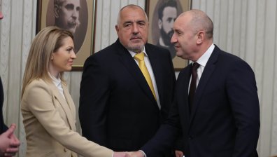 Радев започва с консултациите за ново правителство в това НС