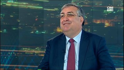 Проф. Близнашки за намаляването на броя депутати: Това е много опасно!