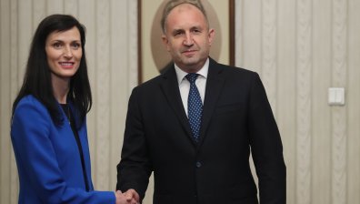 Мария Габриел върна празна папката с мандата на Румен Радев