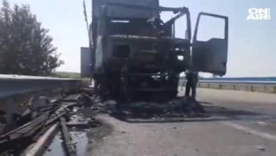 Товарен автомобил изгоря при пожар на АМ "Марица"