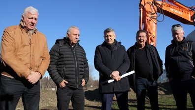 Кметът на Пловдив попари феновете на "Ботев": Няма пари за довършване на стадиона