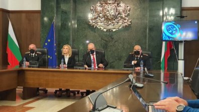 Постоянен арест за обвинените за шпионаж в полза на Русия