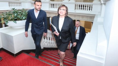 Нинова: ПП-ДБ и ГЕРБ са едно и също, джендър идеологията вече е тук