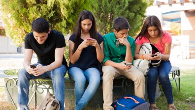 Как да се справим с тийнейджърите според зодията им