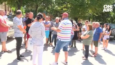 На режим при близо 40° - жители на Церово излязоха на протест заради безводие