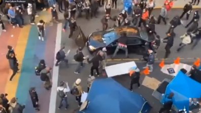 Шофьор се вряза в протестиращи в Сиатъл и откри огън (видео)