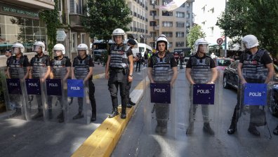 Откриха 28 невзривени мини във водата на плаж в Турция