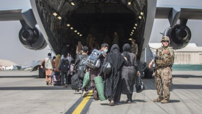 САЩ изтеглиха военните си преди крайния срок, евакуирани са 123 000 души