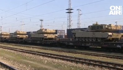 Американски танкове преминаха по жп линията в Русе