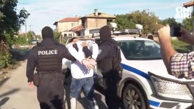 Полицаи атакуват лихвари в страната - опрощавали заеми срещу гласове на изборите