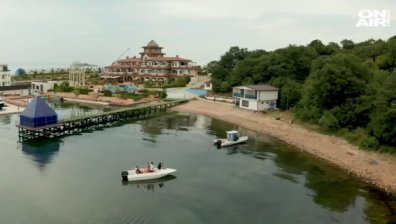 Улицата до плажа "Росенец" отново е общинска, но оградата остава