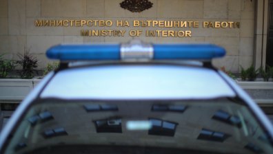Шефовете на МВР в Бургас и Благоевград напуснаха, вътрешният министър увери, че няма чистка