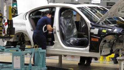 BMW цели ръст на продажбите на електромобили