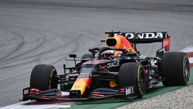 Верстапен с трети пореден полпозишън, провал за Хамилтън