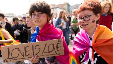 Прайд премина през улиците на Прага (СНИМКИ)