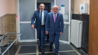 Изтеглиха номерата на машините за изборите и показаха залата, в която тестват софтуера