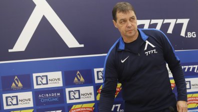 "Левски" се раздели с Хубчев, смени го с Георги Тодоров