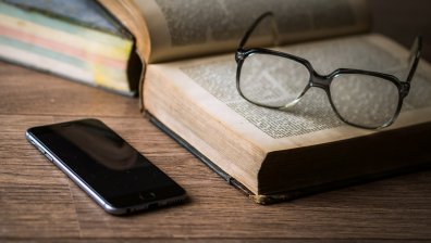 Публикации във Facebook вместо книги - какво чете българинът