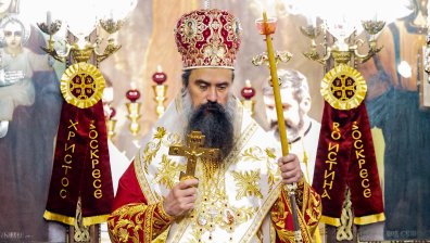 Даниил отслужи света литургия в храм "Възкресение Христово" (СНИМКИ+ВИДЕО)