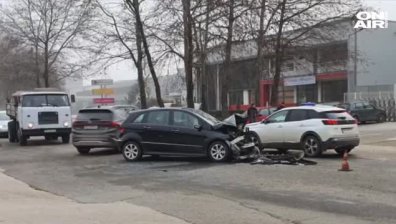 Катастрофа заради мъглата в Пловдив, шофьор е в болница