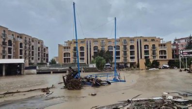 Жертвите на наводнението в Елените станаха две, откриха издирвания багерист