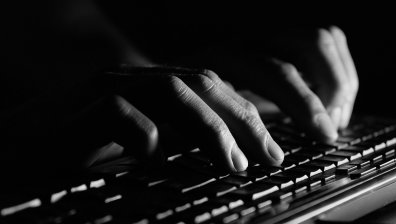 ГДБОП спря 12 сайта за незаконно използване на музика