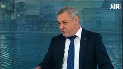 Валери Симеонов иска експулсацията на Ска Келер