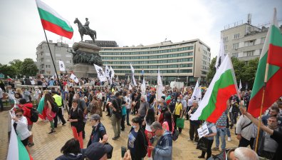 7 мъже и една жена са задържаните на протеста в София
