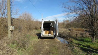 Двама души приклещиха спедиторски бус и откраднаха стока за 48 хил. лв.