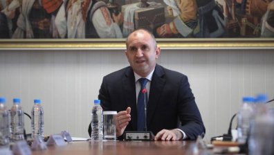 Радев: ЦИК и служебното правителство ще гарантират машинния вот