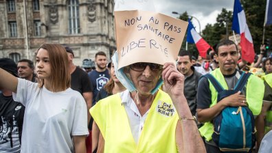 Стотици градове във Франция се готвят за протести заради Ковид мерките