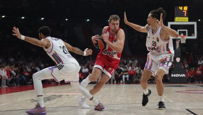 "Олимпиакос" се справи с "Париж" в Евролигата