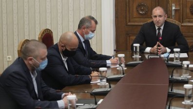Румен Радев се срещна с представители на МВР и ДАНС заради сблъсъците	