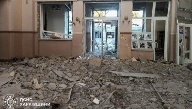 Убити, ранени и затрупани под руините хора след руска атака срещу Харков