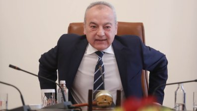 Гълъб Донев даде нестандартен старт на днешното заседание на МС